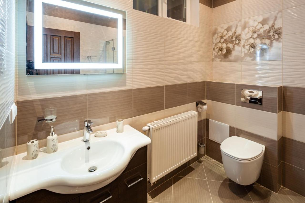Alfa Apartments Svobody 31 إلفيف المظهر الخارجي الصورة
