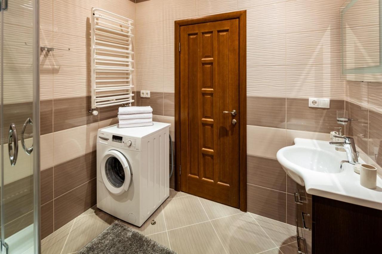 Alfa Apartments Svobody 31 إلفيف المظهر الخارجي الصورة