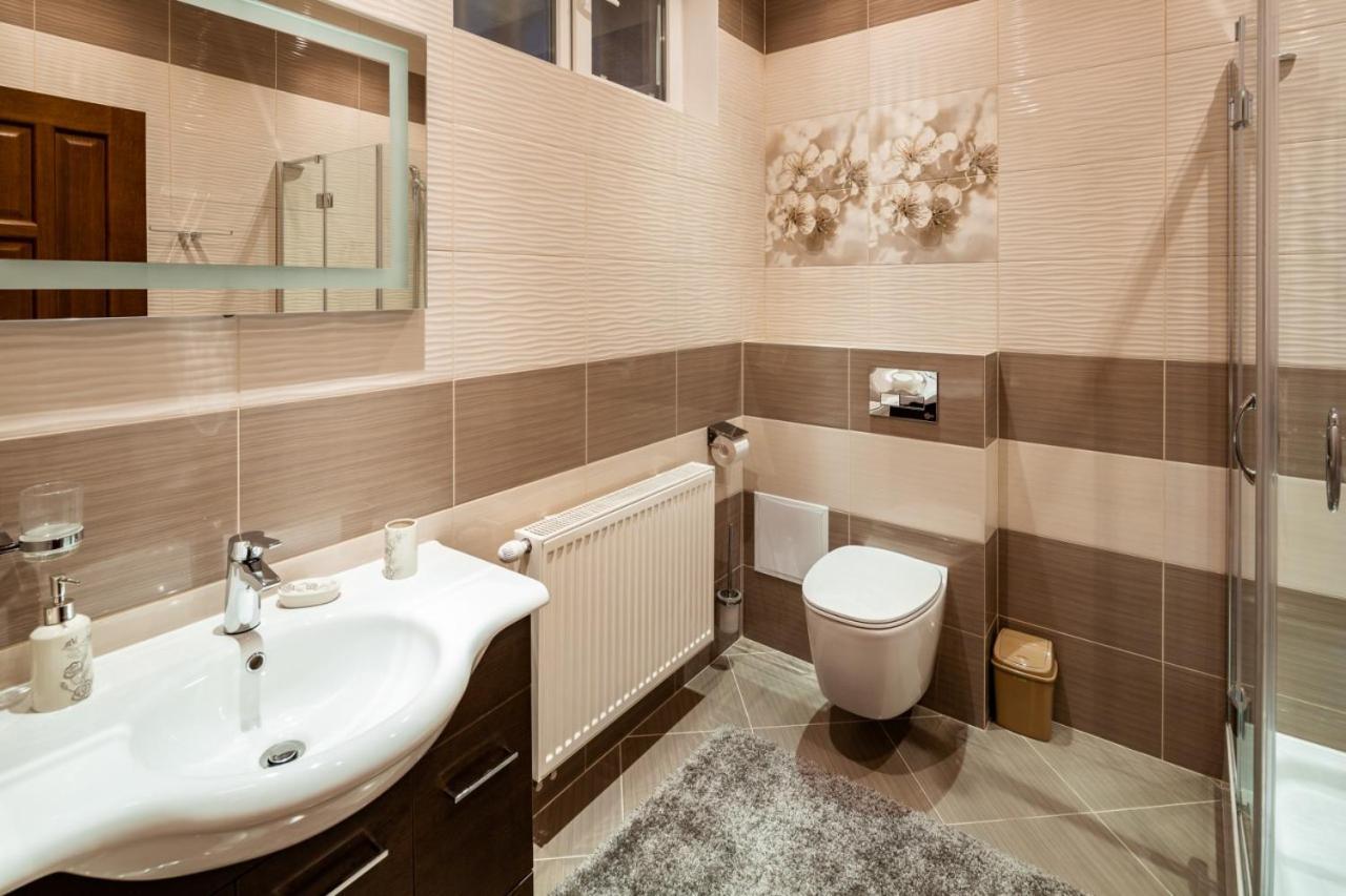 Alfa Apartments Svobody 31 إلفيف المظهر الخارجي الصورة